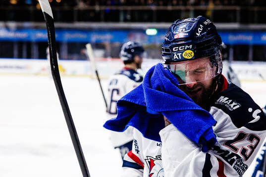 Linköpings Robin Kovacs deppar