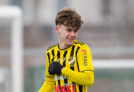 IFK Hässleholms Neo Jakobsson jublar