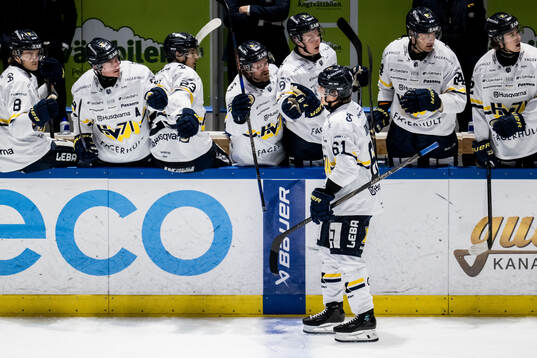 HV71s Axel Rindell jublar