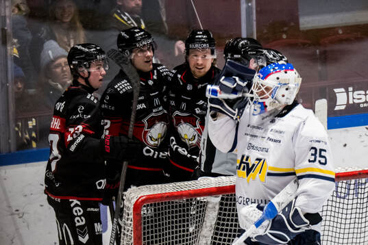 Malmö Redhawks Axel Sundberg jublar