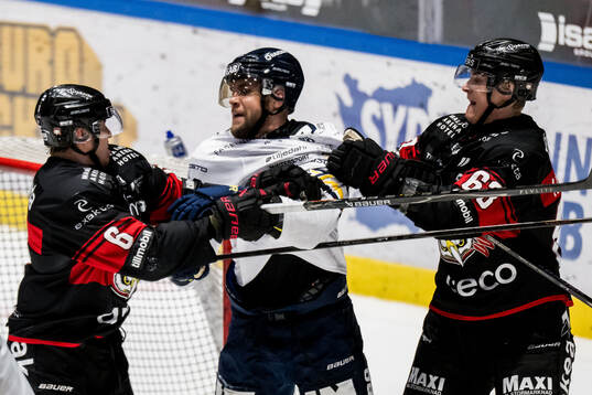 Malmö Redhawks Eemil Viro och HV71s Oskar Stål-Lyrenäs