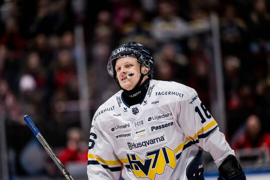 HV71s Linus Lindström