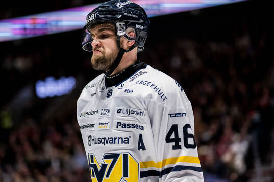 HV71s Joona Luoto deppar