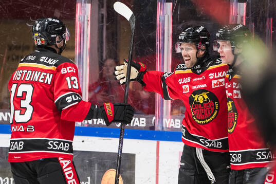 Luleås Mathias Bromé jublar