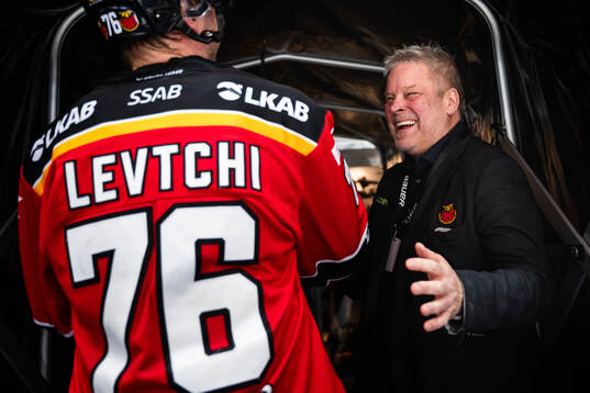 Luleås Anton Levtchi och Luleås sportchef Thomas Fröberg