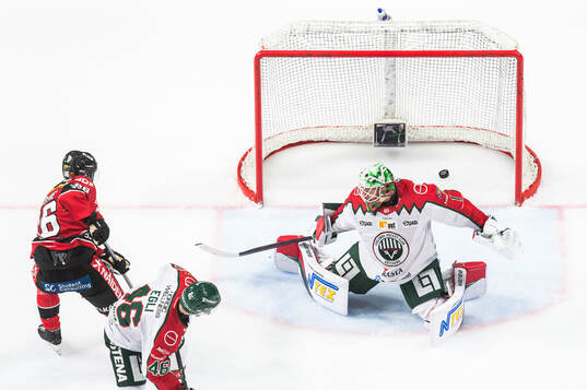 Luleås Mathias Bromé gör 5-3 bakom Frölundas målvakt