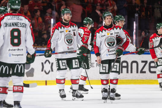 Frölundas Christian Folin och Max Friberg deppar