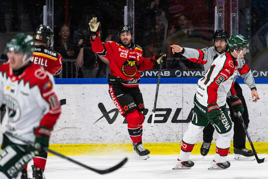 Luleås Ben Tardif jublar