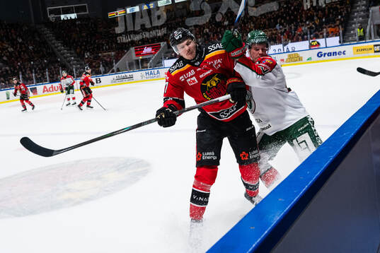 Luleås Oskari Laaksonen och Frölundas Måns Toresson