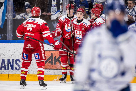 Timrås Linus Eriksson jublar