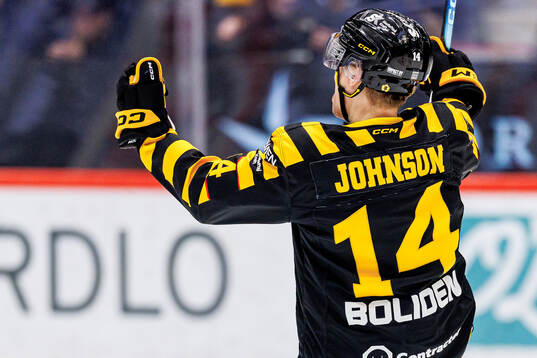 Skellefteås Andreas Johnson jublar