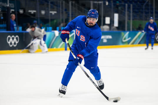 Auston Matthews of USA at an ice hockey practice session