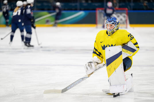 Goaltender Tindra Holm of Sweden