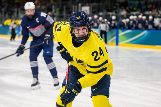 Ebba Hedqvist of Sweden in the women's ice hockey game