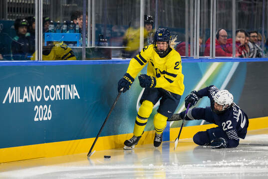 Thea Johansson of Sweden and Manon le Scodan of France in