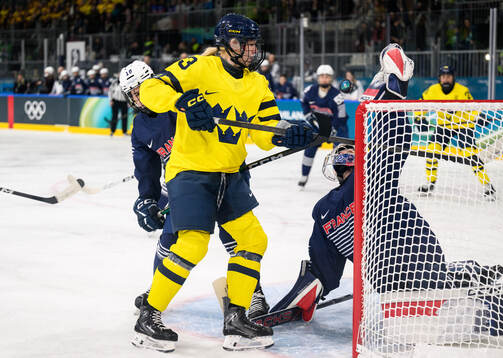 Thea Johansson of Sweden scores the 0-1 goal behind