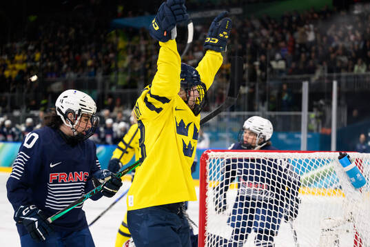 Thea Johansson of Sweden celebrates the 0-1 goal in the