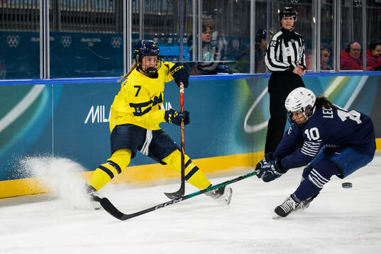Mira Jungåker of Sweden and Sophie Leclerc of France in