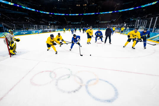 Bläddra bland fler bilder av 2026 Winter Olympics, Day 4, Men's Ice Hockey, Sweden, practice