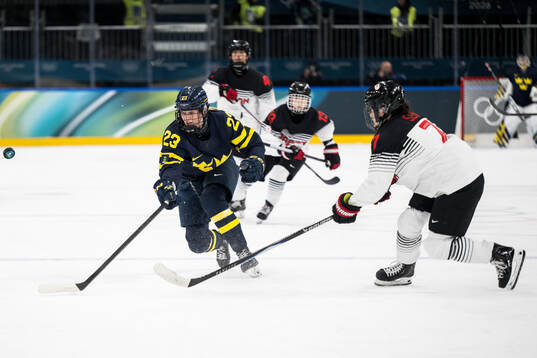 Thea Johansson of Sweden and Kanami Seki of Japan in the