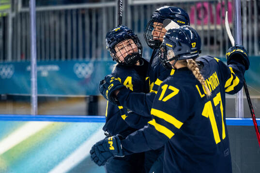 Bläddra bland fler bilder av 2026 Winter Olympics, Day 4, Women's Ice Hockey, Japan - Sweden