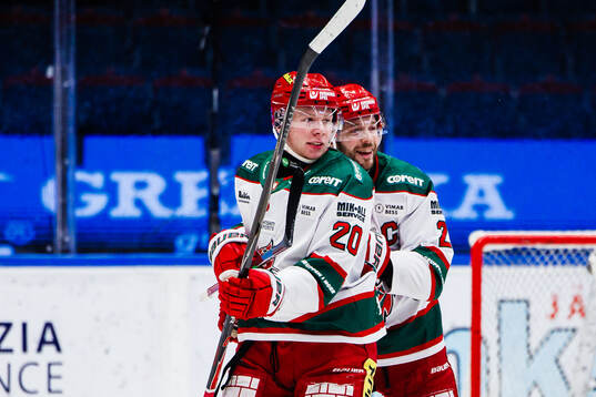 Modos Milton Gästrin och David Rundblad jublar
