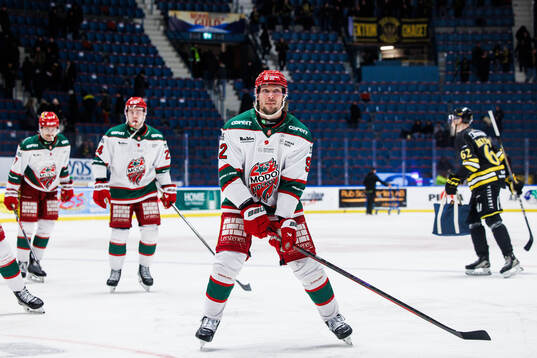 Modos Jesper Olofsson jublar