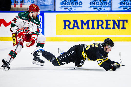Modos Jacob Bjerselius och AIKs Viggo Gustafsson