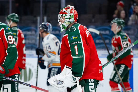 Frölundas målvakt Lars Johansson deppar