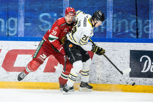 Moras Kristoffer Gunnarsson och Vimmerbys Isak Hansen
