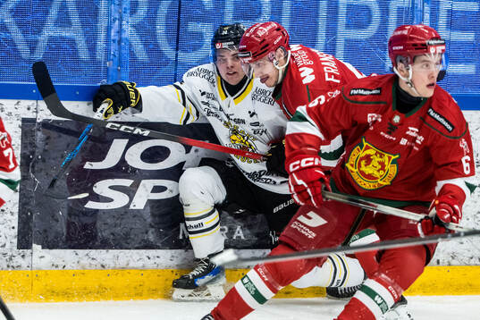 Vimmerbys Oscar Davidsson och Moras Martin Fransson och