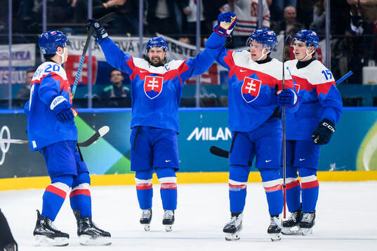 Juraj Slafkovsky, Tomas Tatar, Simon Nemec and Dalibor
