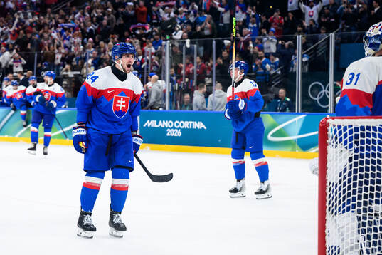 Pavol Regenda of Slovakia celebrates