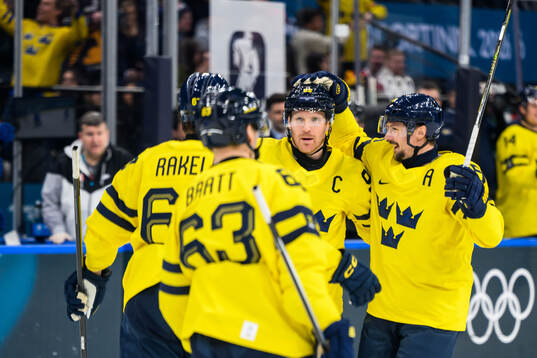 Bläddra bland fler bilder av 2026 Winter Olympics, Day 5, Men’s Ice Hockey, Sweden - Italy