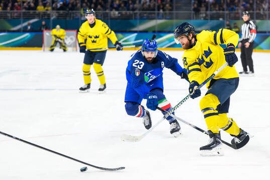 Giovanni Morini of Italy and William Nylander of Sweden in