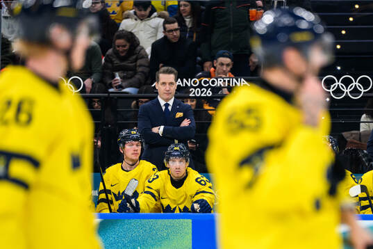 Head coach Sam Hallam of Sweden in the men's ice hockey