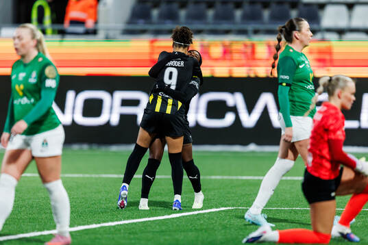 Felicia Schröder of Häcken celebrates