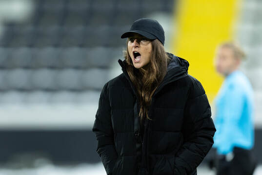 Head coach Elena Sadiku of Häcken