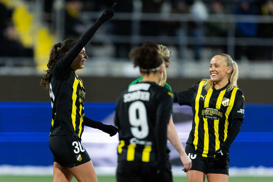 Helena Sampaio of Häcken celebrates