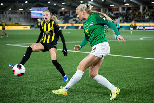 Thelma Karen Palmadottir of Häcken and Barbara Sol