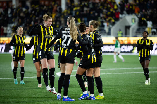 Felicia Schröder of Häcken celebrates