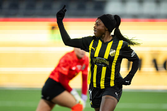Monica Jusu Bah of Häcken celebrates