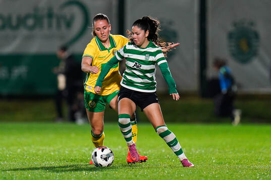 Gudrun Arnardottir of Hammarby and Jeneva Hernandez Gray of