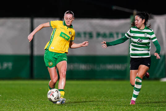 Sofia Reidy of Hammarby and Jeneva Hernandez Gray of