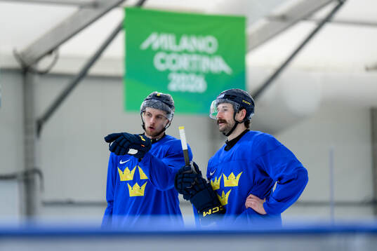 Bläddra bland fler bilder av 2026 Winter Olympics, Day 6, Men’s Ice Hockey, Sweden, practice