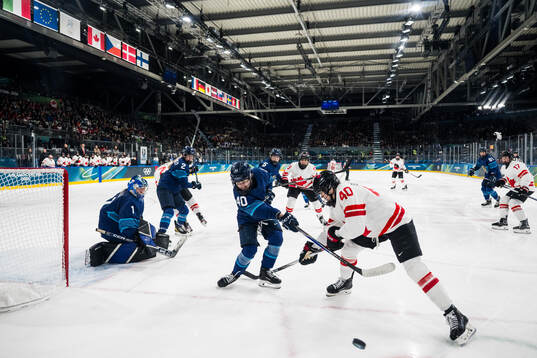 Noora Tulus of Finland and Blayre Turnbull of Canada in the