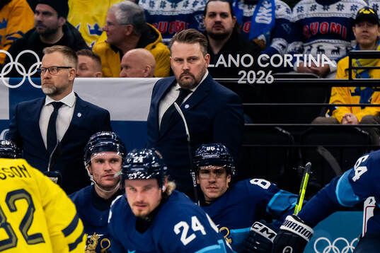 Head coach Antti Pennanen of Finland in the men's ice