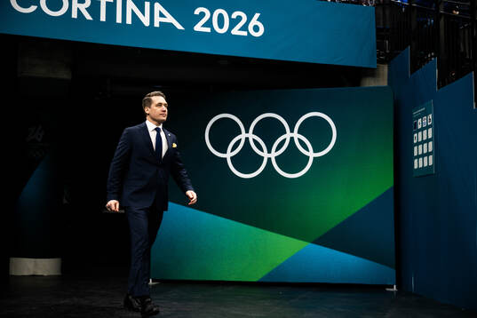 Head coach Sam Hallam of Sweden in the men's ice hockey