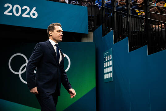 Head coach Sam Hallam of Sweden in the men's ice hockey