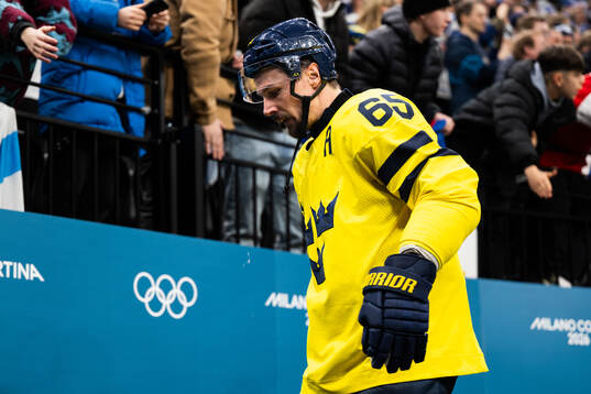 Erik Karlsson of Sweden looks dejected